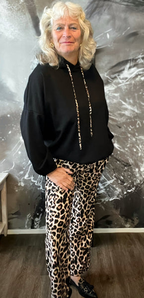 Fashion trends panter print broek
