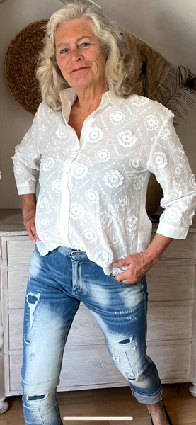 Bluette blouse met rozetten