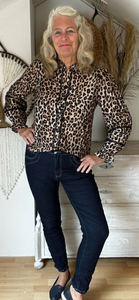 Ladyqlo Blouse met leopard print