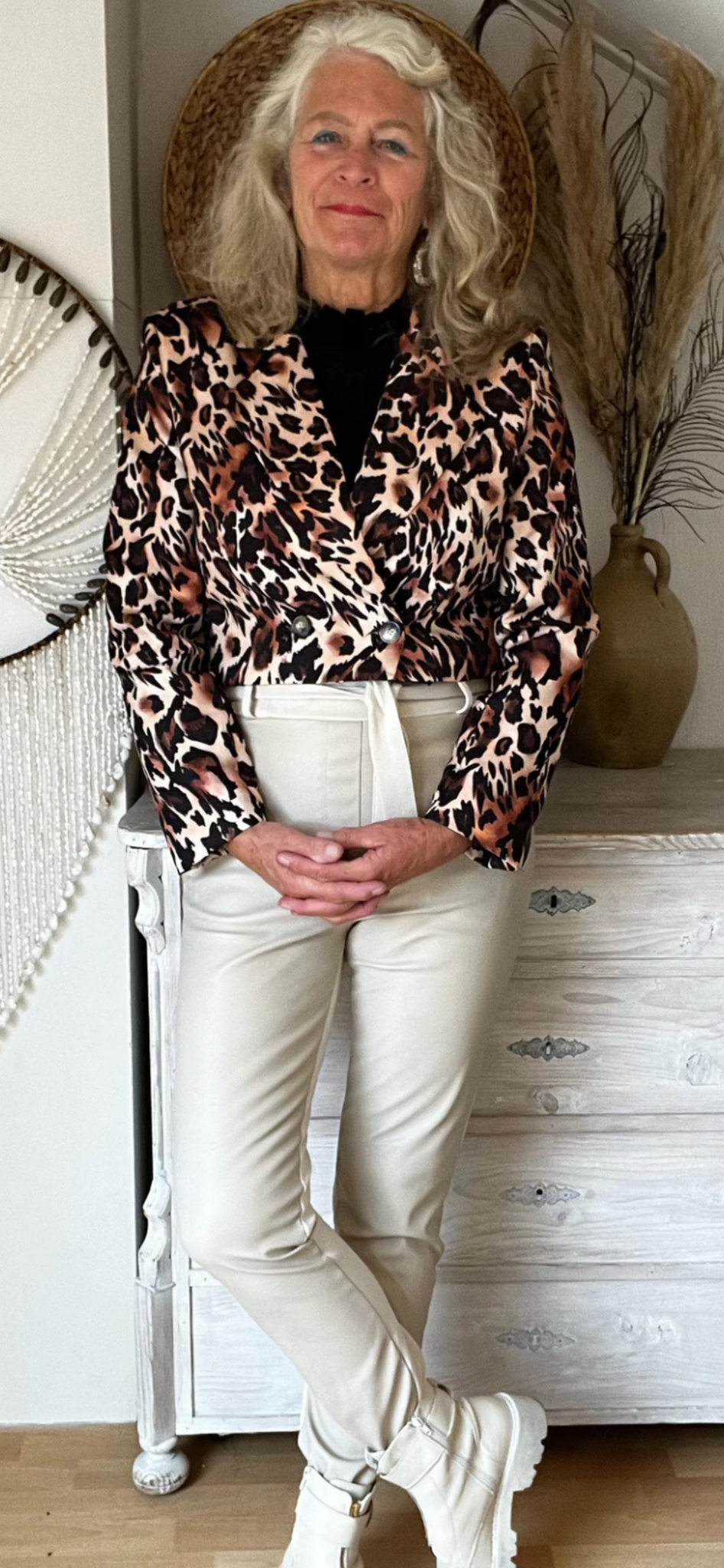 Fashion trends panter print blazer